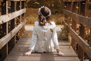 【特集】秋冬をほっこりと鮮やかに、暖色系ドレス