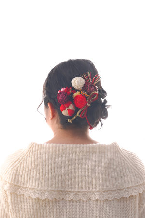 和髪飾り　赤・花・つまみ細工