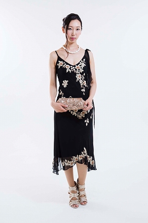 花刺繍ショルダーフレアデザインドレス