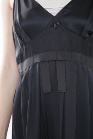 LASUDのリトルブラックドレス