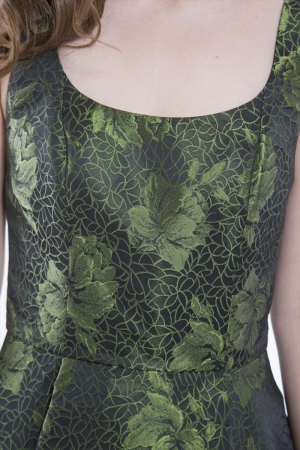 alice + oliviaの立体バラ織 メタリックドレス